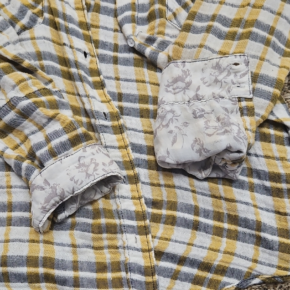 Plaid Button-Up Shirt in Yellow and Gray - Picture 6 of 10